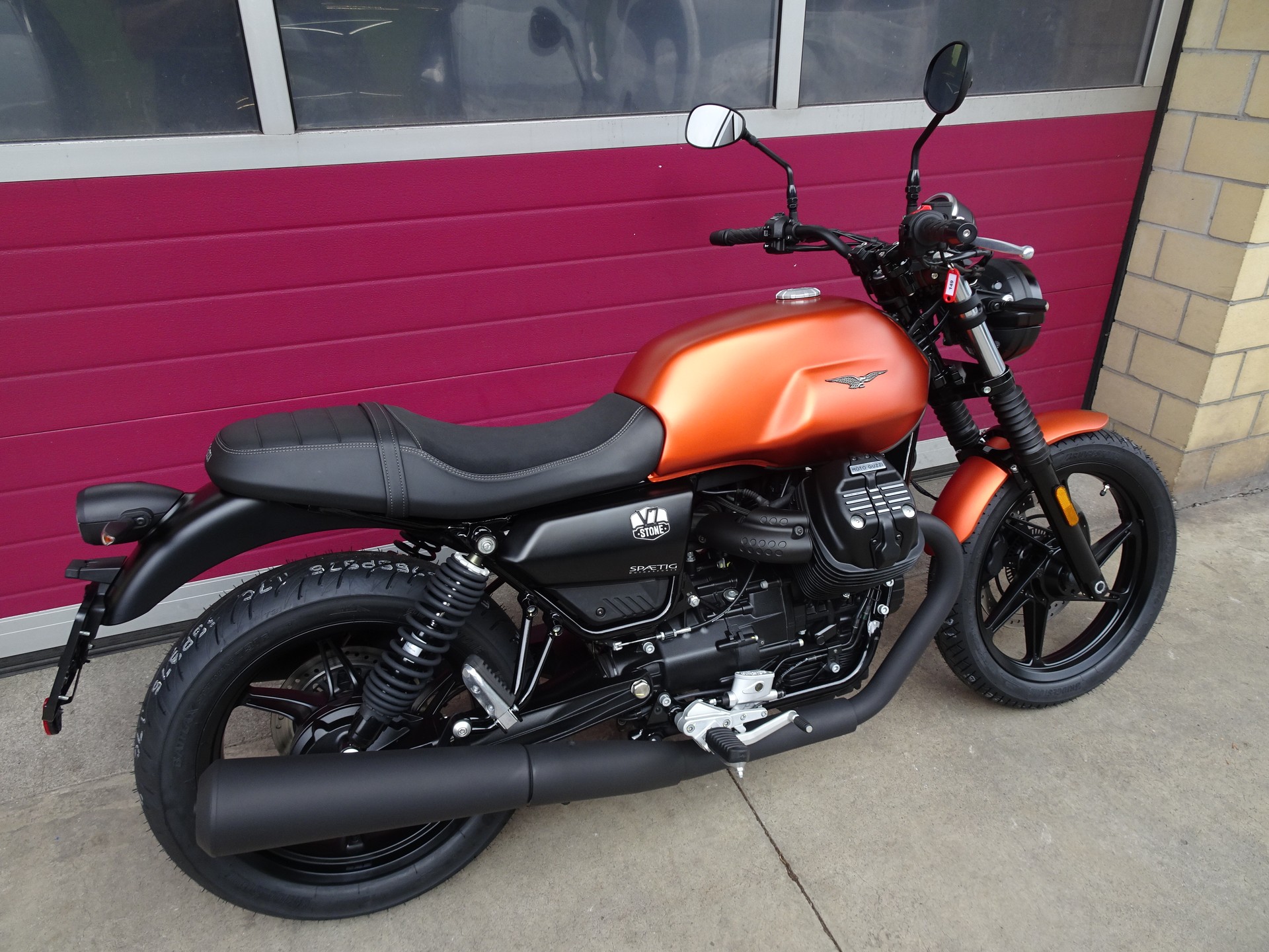 MOTO GUZZI V7 IV 850 Stone-image-3