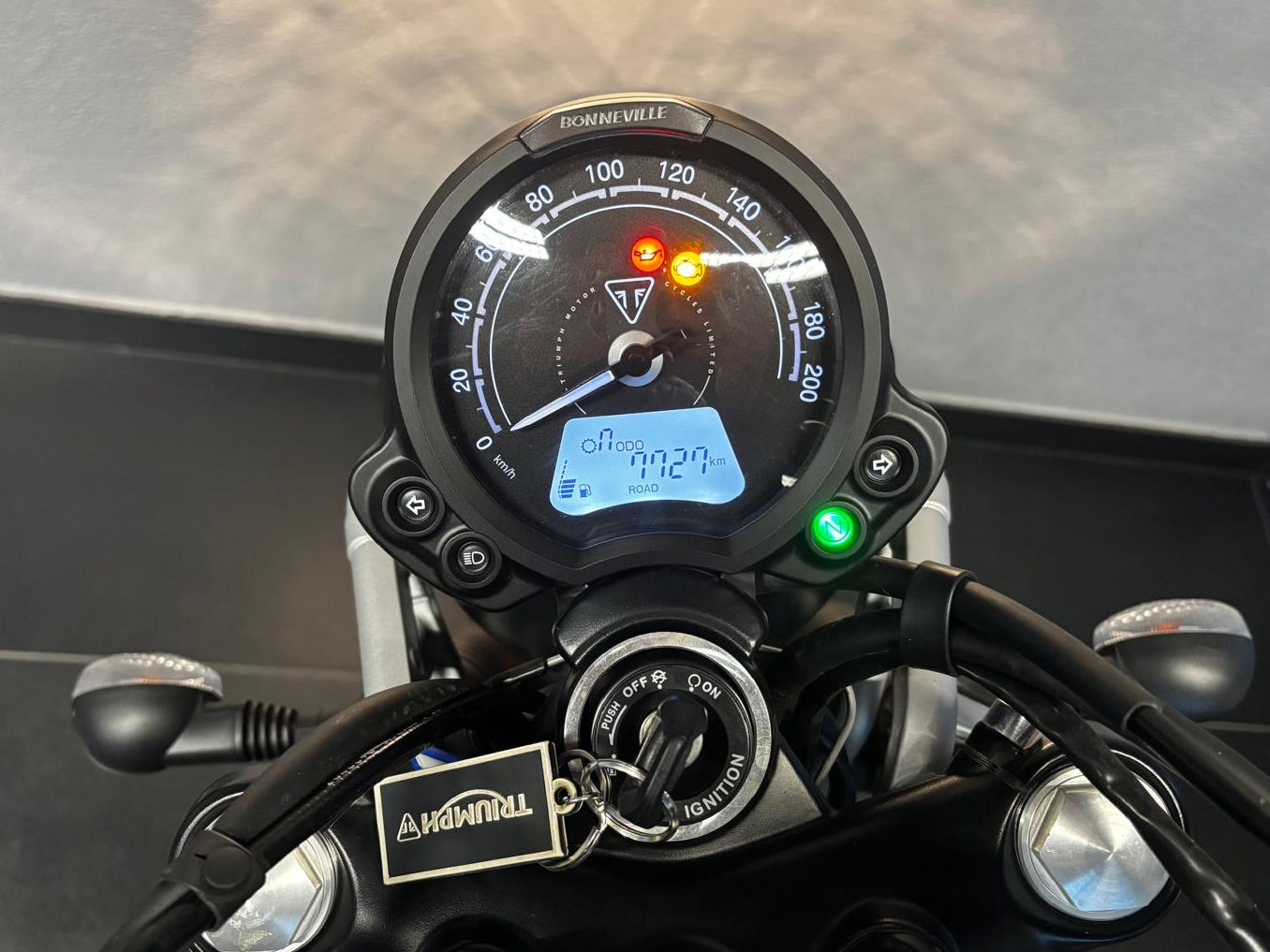 TRIUMPH Street Scrambler 900 Sandstorm-image-8