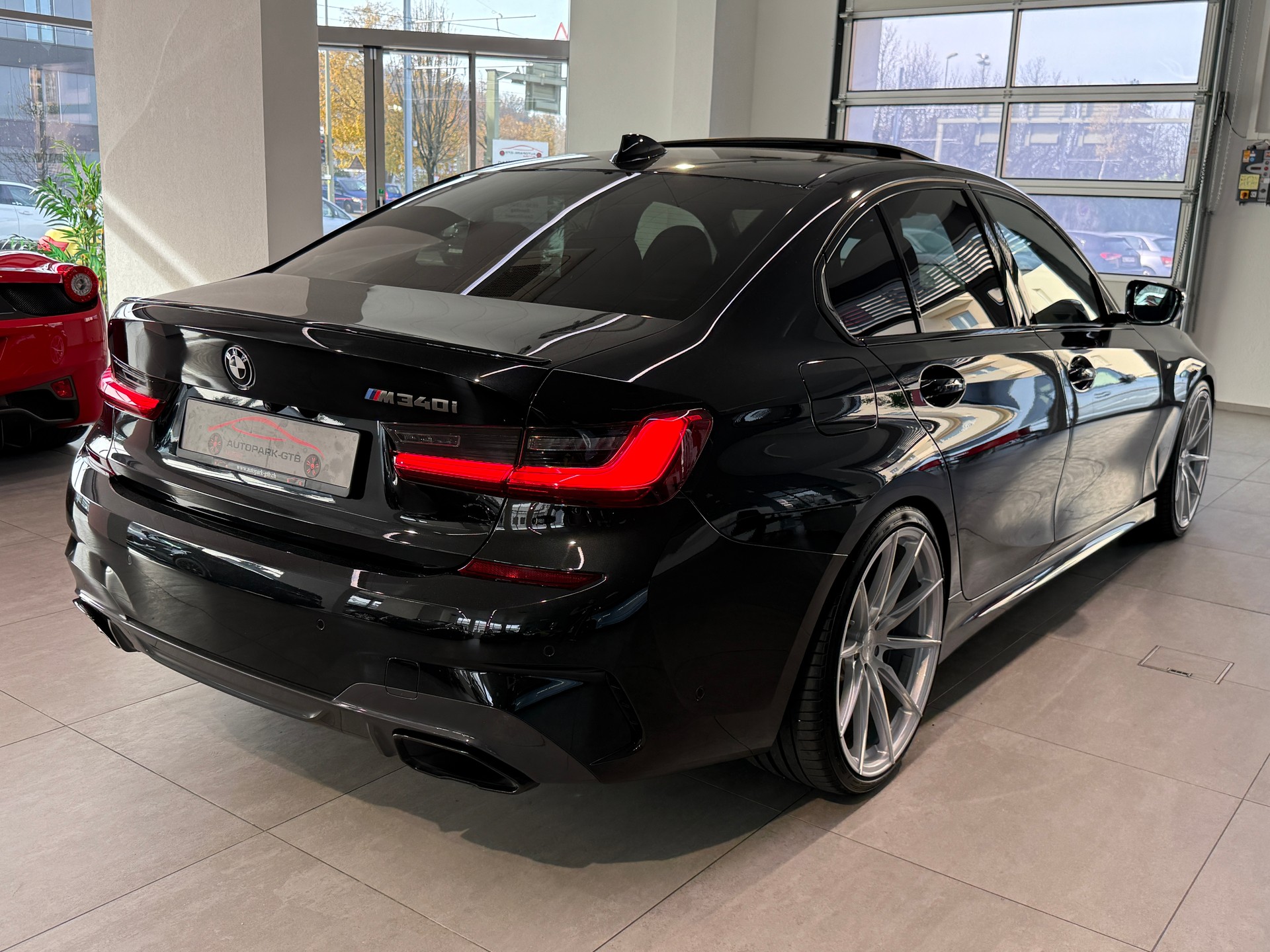 BMW M340i xDrive Steptronic-image-6