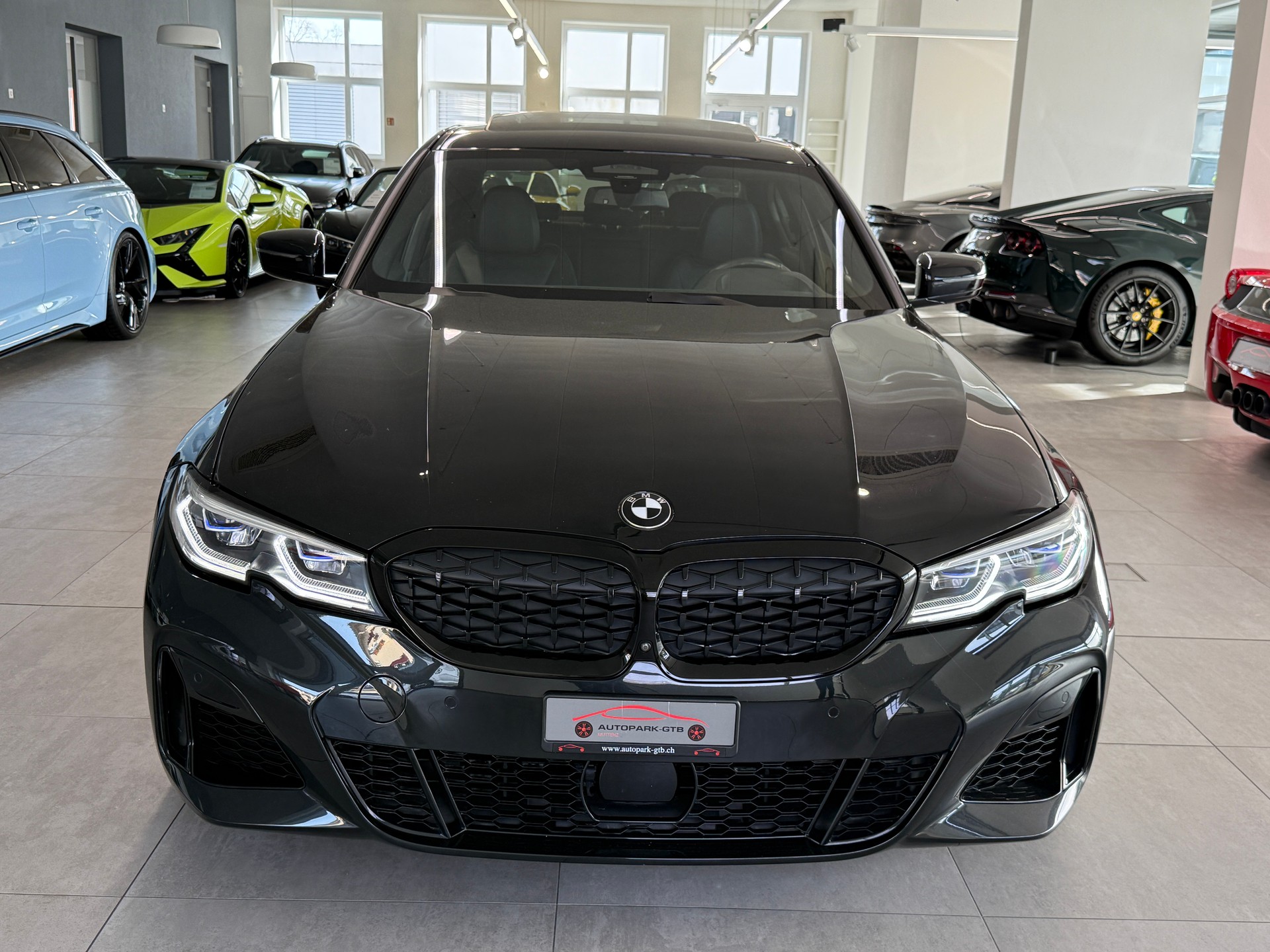 BMW M340i xDrive Steptronic-showroom-element-3
