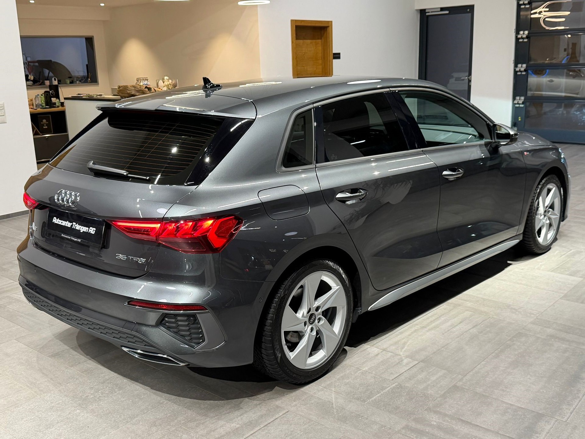 AUDI A3 Sportback 35 TFSI S line Attraction S-tronic-image-7