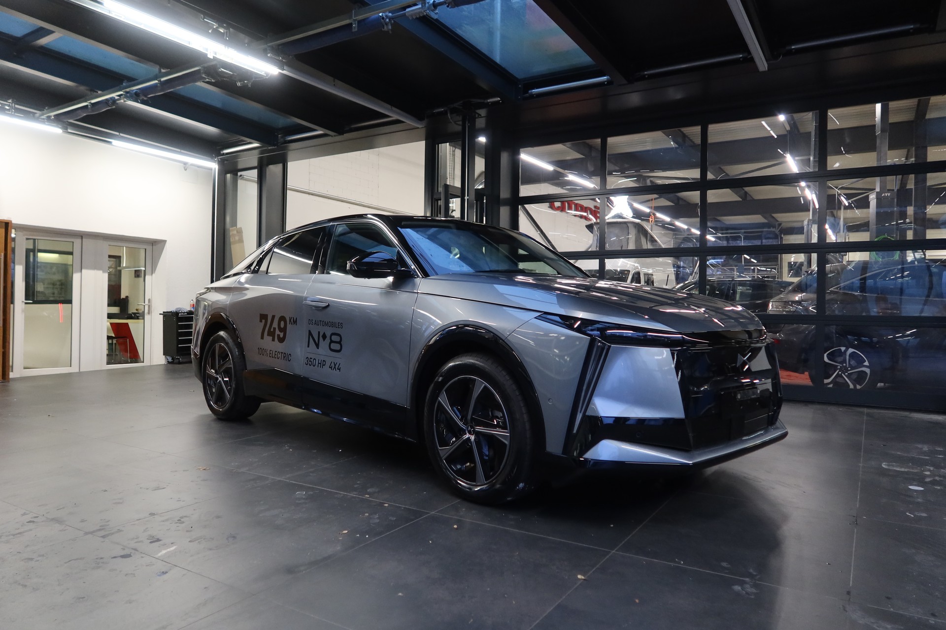 DS AUTOMOBILES DS N8 E-T 245 Pallas LR