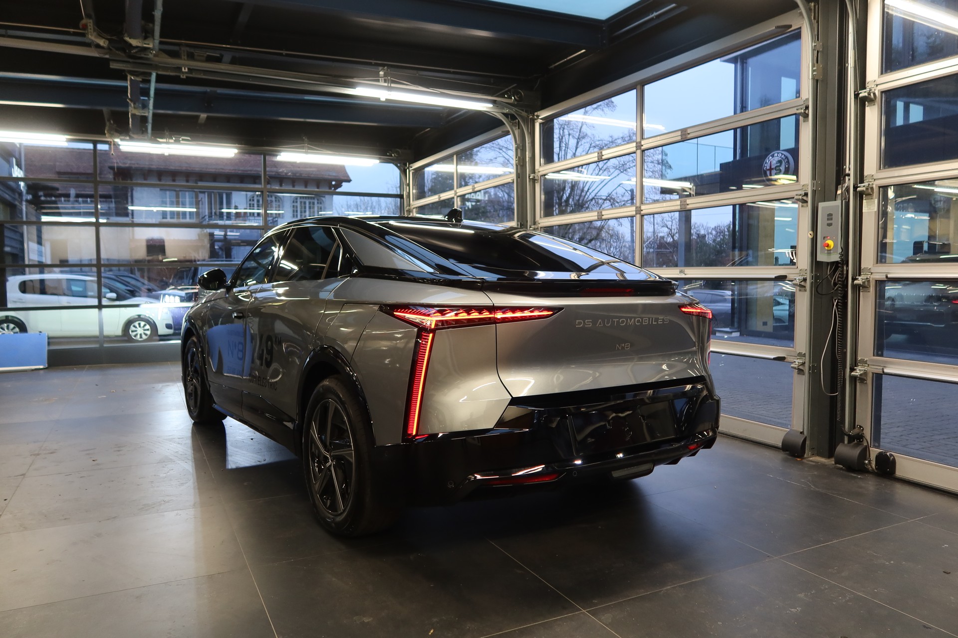 DS AUTOMOBILES DS N8 E-T 245 Pallas LR-image-5