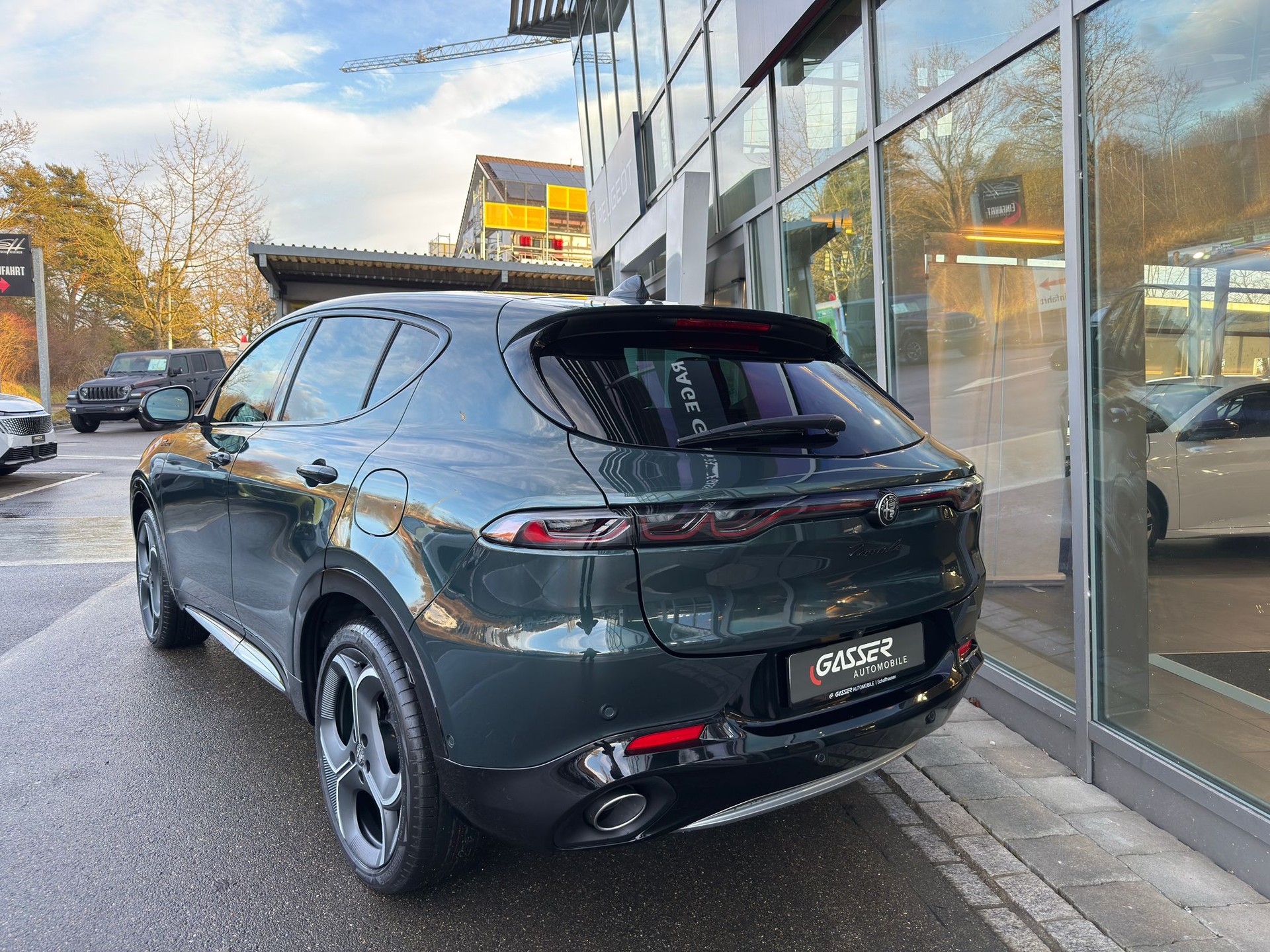 ALFA ROMEO Tonale 1.3 Plug-in-Hybrid Q4 Sport Speciale Launch-showroom-element-2