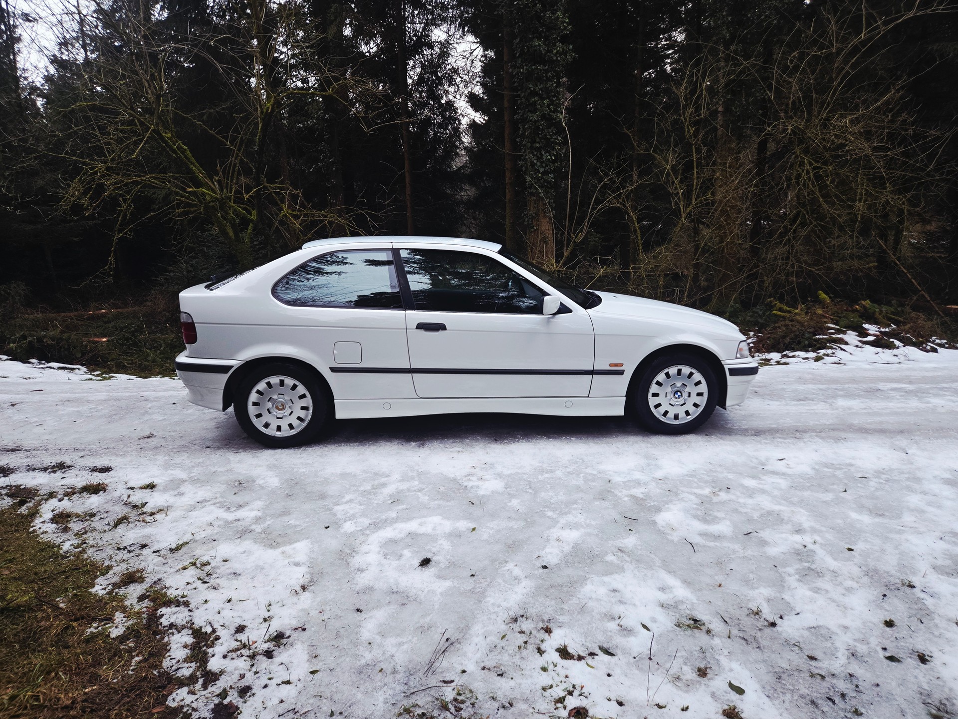 BMW 316i Compact Automat-image-10