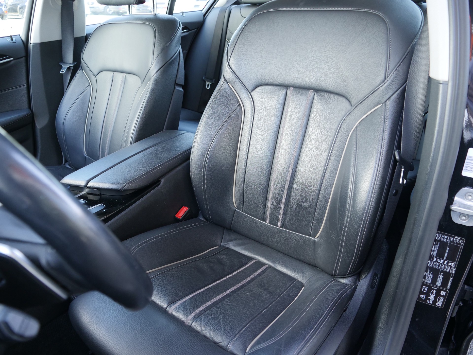 BMW 530d xDrive Sport Line Steptronic-image-8