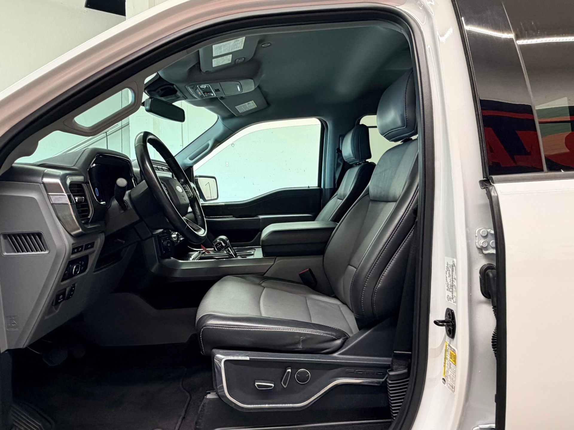 FORD F 150 Lariat 3.0 Diesel-image-15