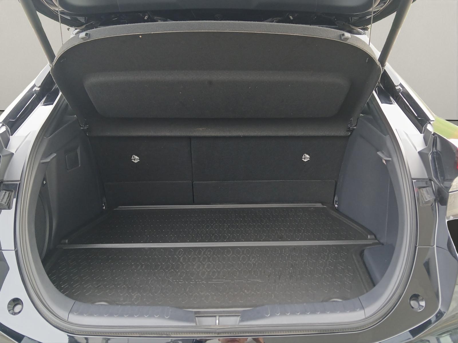 TOYOTA C-HR 2.0 PHEV GR Sport Premiere-image-10