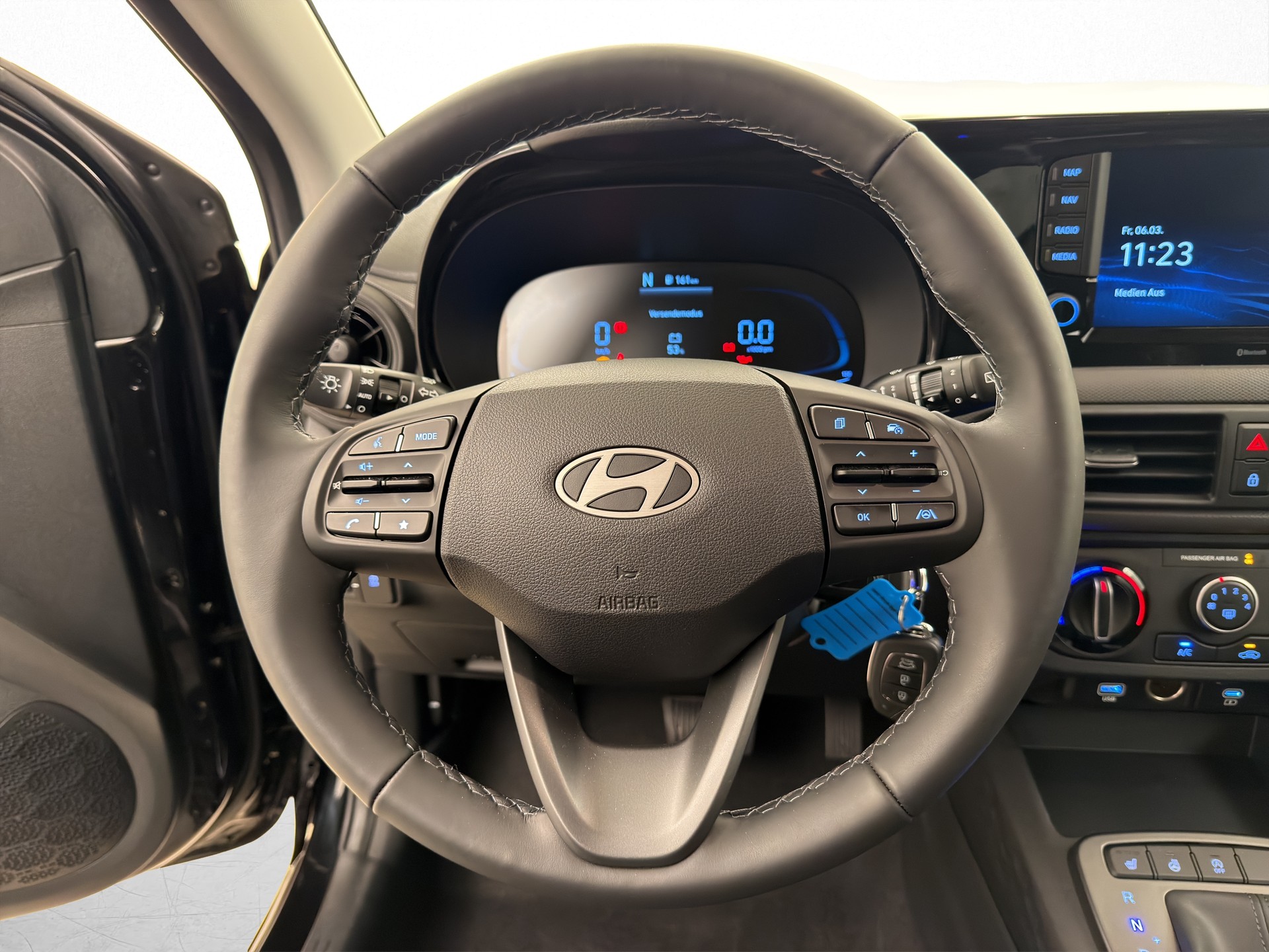 HYUNDAI i10 1.2 Amplia-image-5