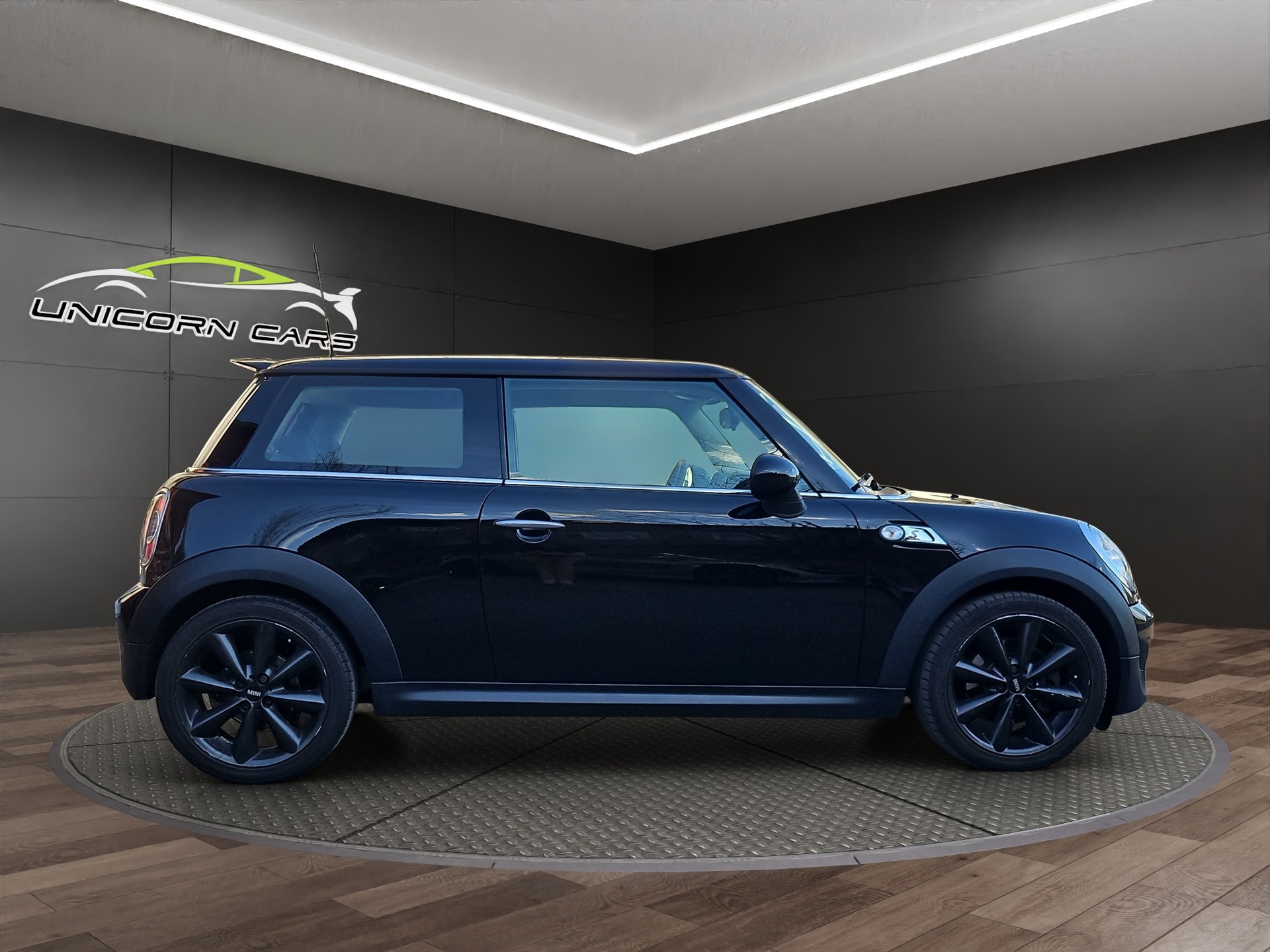 MINI Cooper S-showroom-element-3