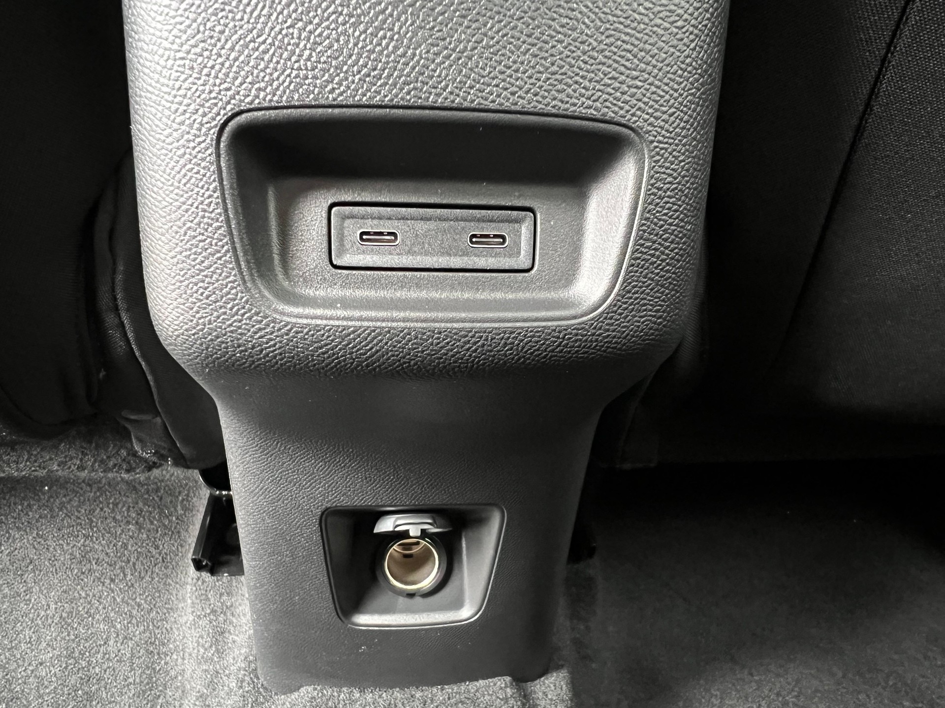 CITROEN C3 1.2 Hybrid Edition Tricolore-image-11