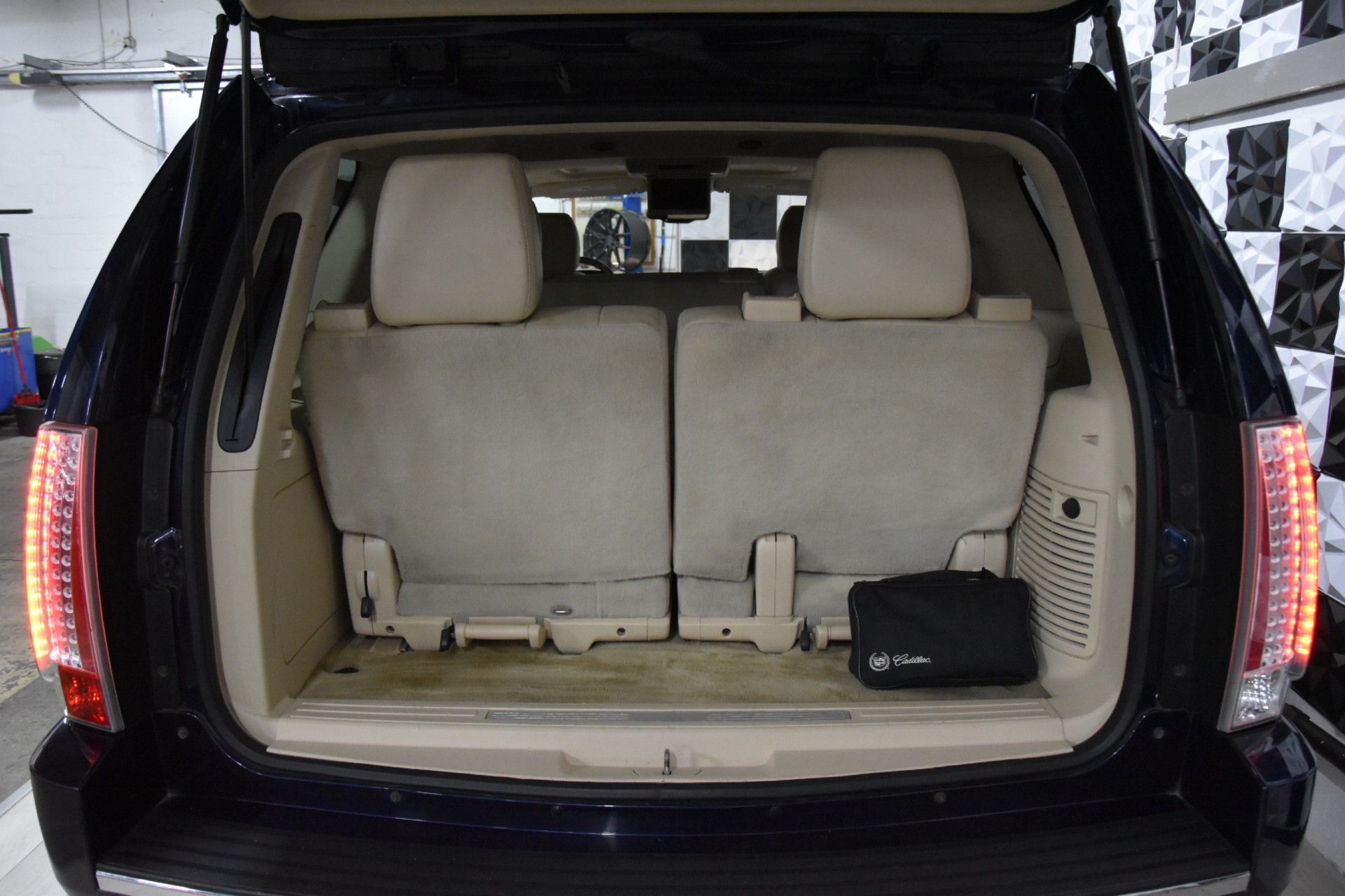 CADILLAC Escalade 6.2 Sport Luxury-image-15