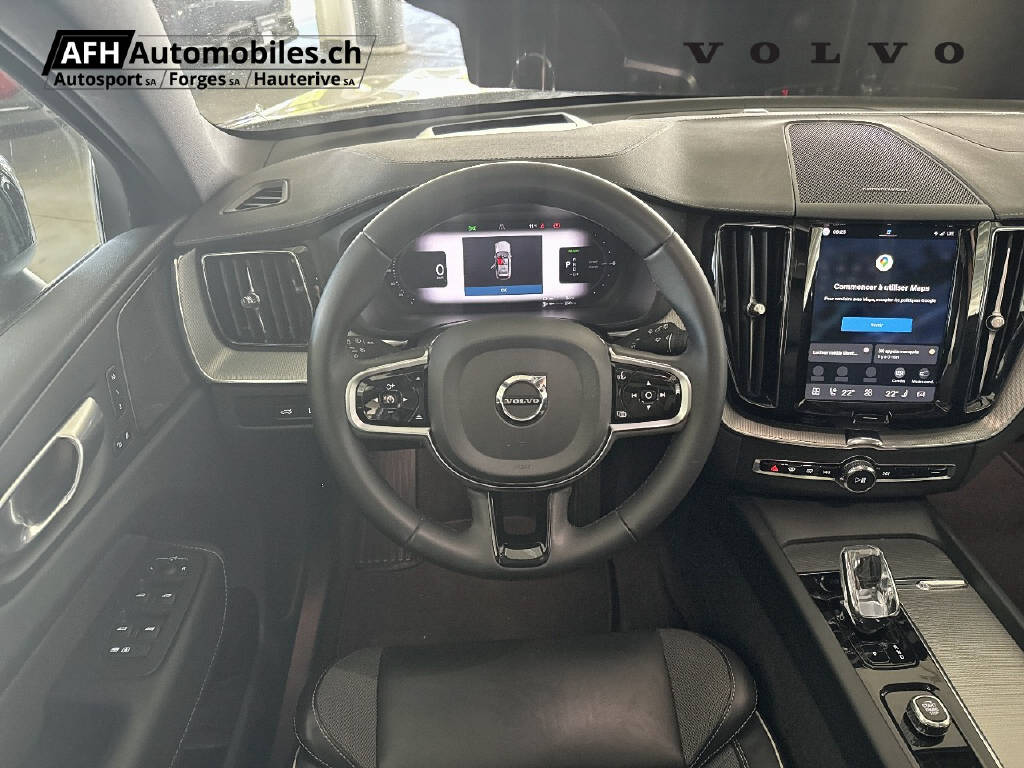 VOLVO XC60 2.0 T6 TE Ultimate Dark eAWD-showroom-element-2