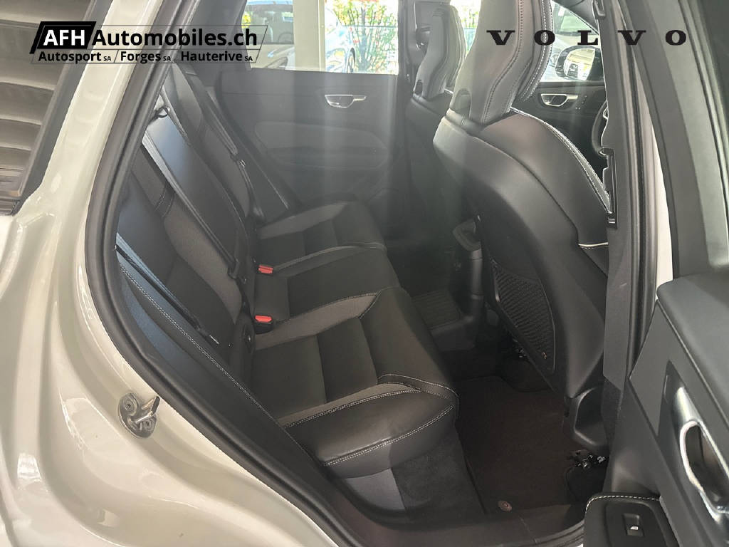 VOLVO XC60 2.0 T6 TE Ultimate Dark eAWD-image-7