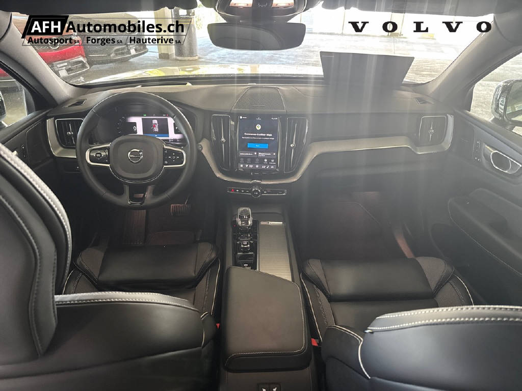 VOLVO XC60 2.0 T6 TE Ultimate Dark eAWD-image-17