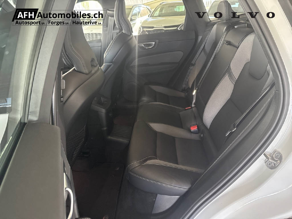 VOLVO XC60 2.0 T6 TE Ultimate Dark eAWD-image-6
