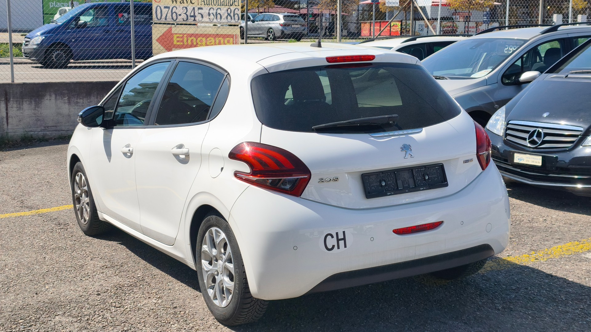 PEUGEOT 208 1.2 PureTech Style-showroom-element-3