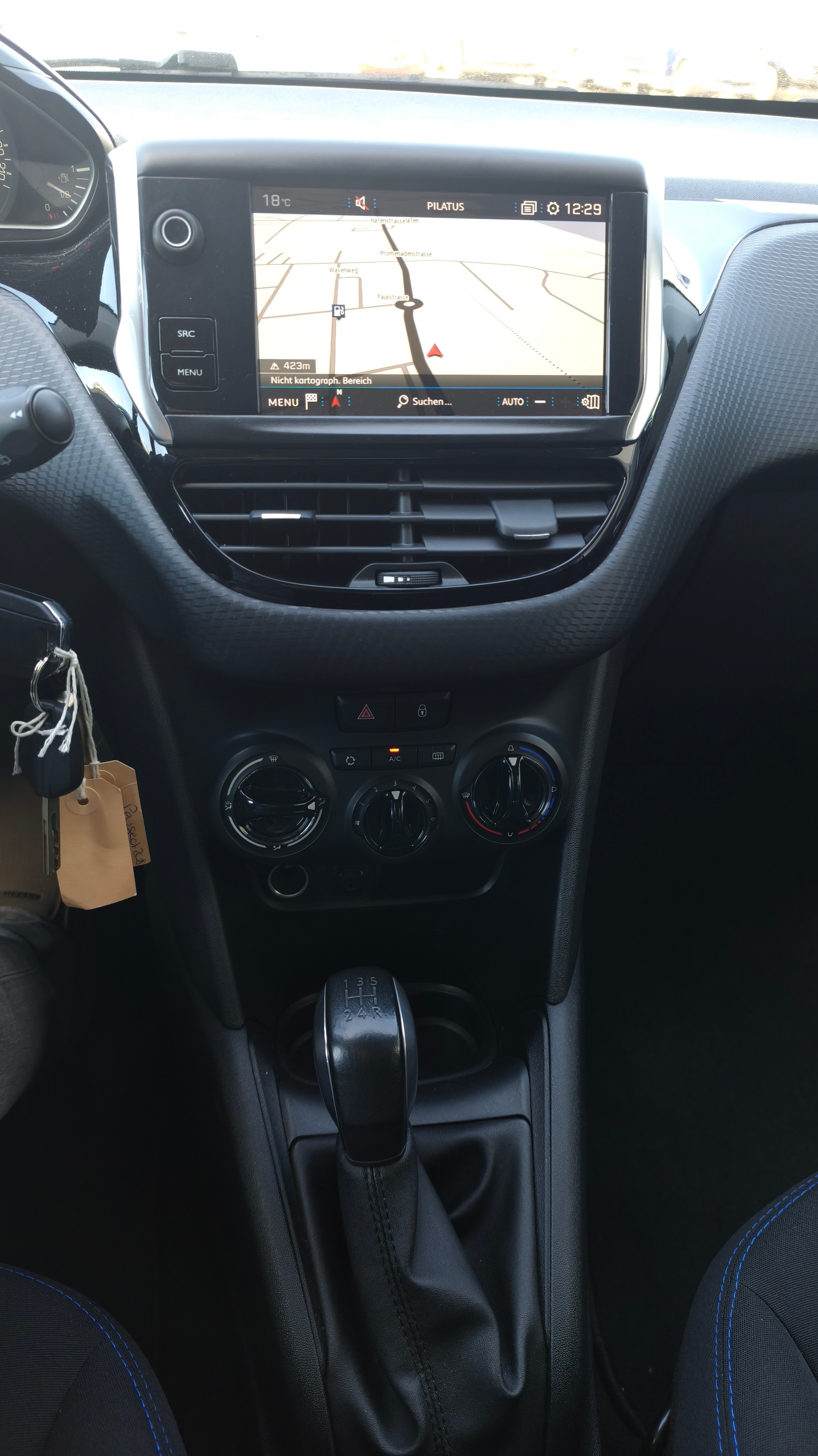 PEUGEOT 208 1.2 PureTech Style-image-14