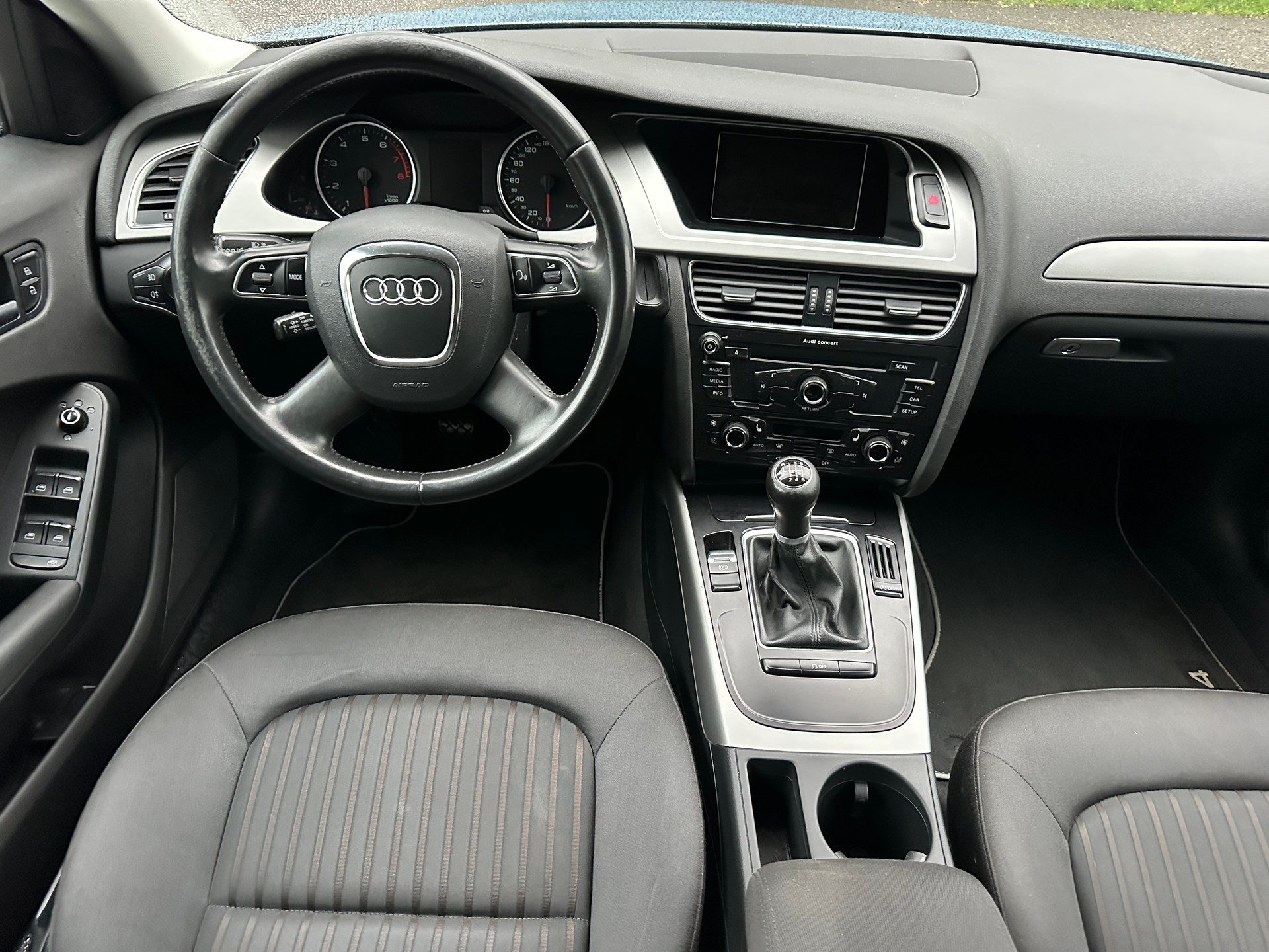 AUDI A4 Avant 2.0 TFSI-image-9