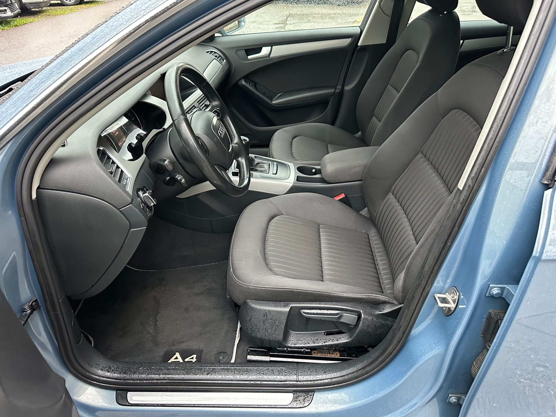 AUDI A4 Avant 2.0 TFSI-image-10