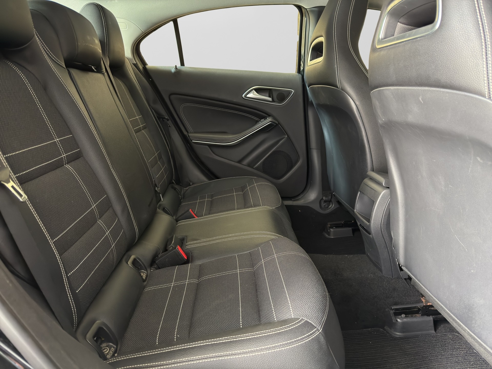 MERCEDES-BENZ A 200 Urban-image-15