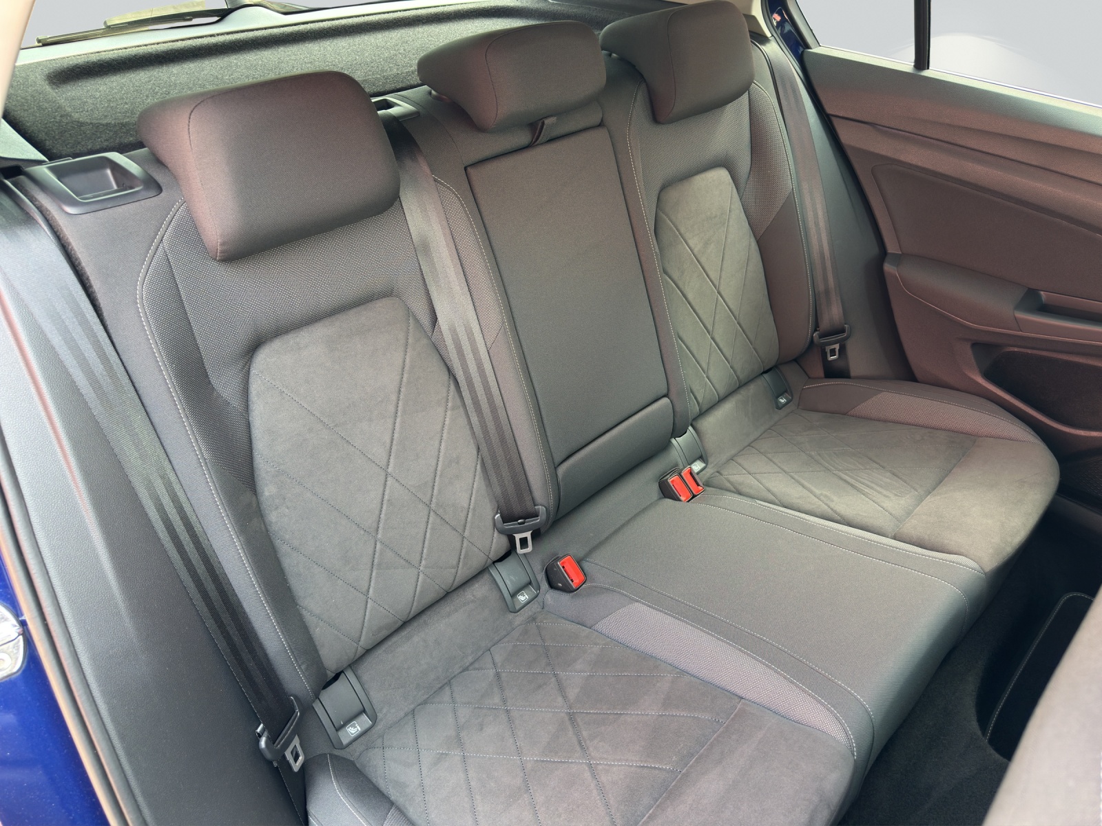VW Golf 1.5 eTSI mHEV ACT Style DSG-image-8