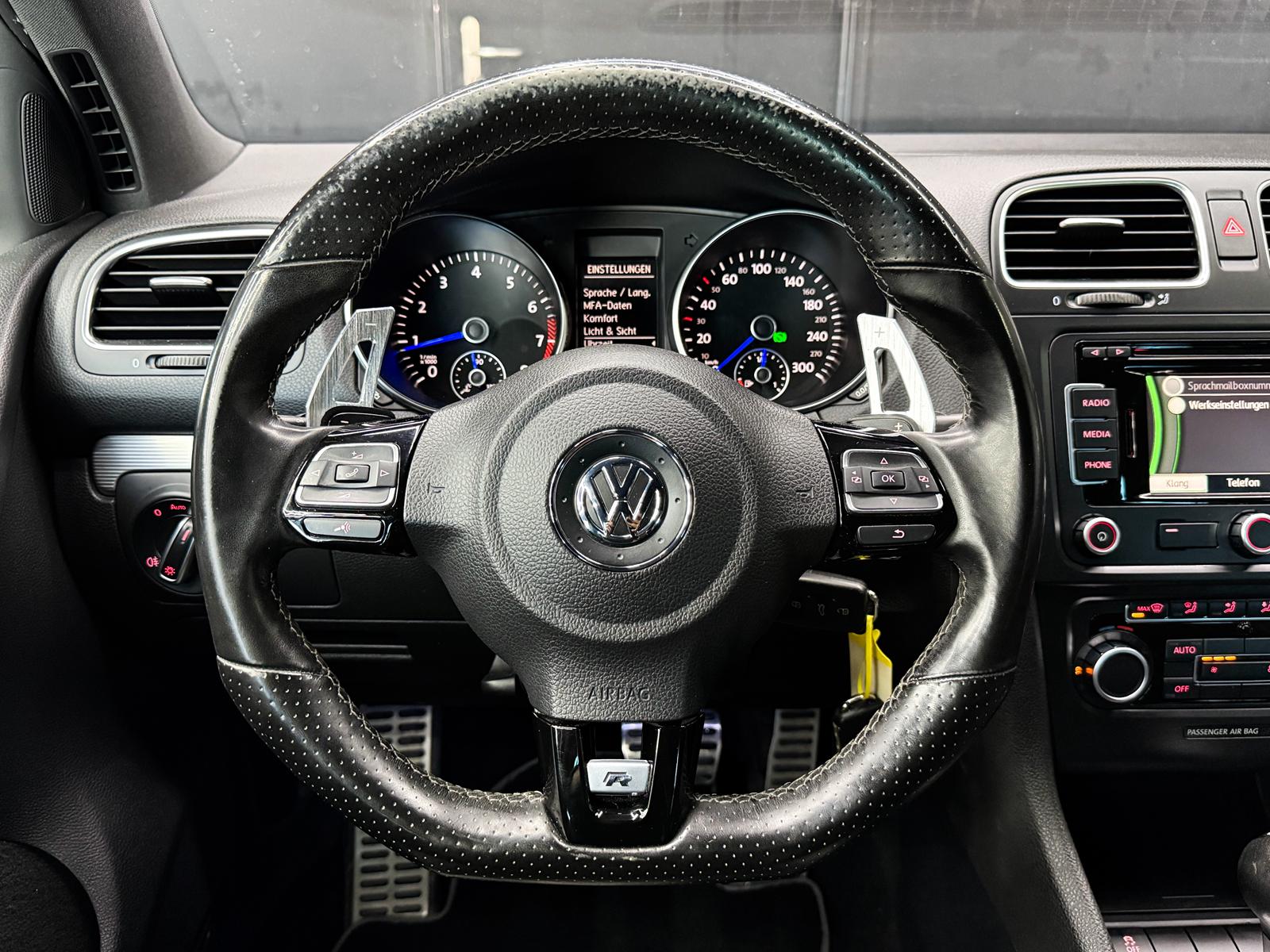 VW Golf 2.0 TSI R 4Motion-image-10