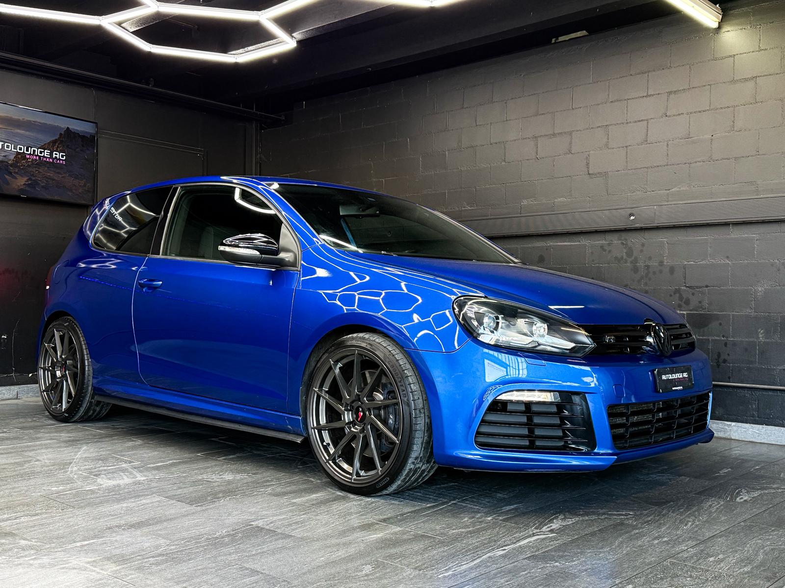 VW Golf 2.0 TSI R 4Motion-showroom-element-1
