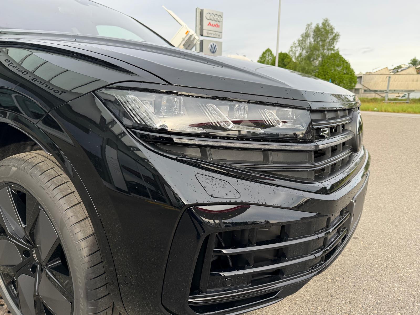 VW VW Touareg 3.0 TSI R-Line Final Edition Tiptronic-image-7