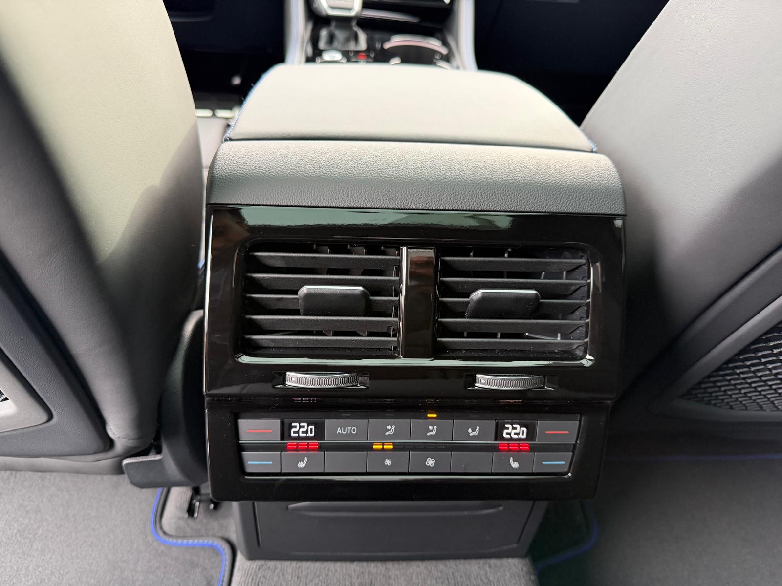 VW VW Touareg 3.0 TSI R-Line Final Edition Tiptronic-image-26