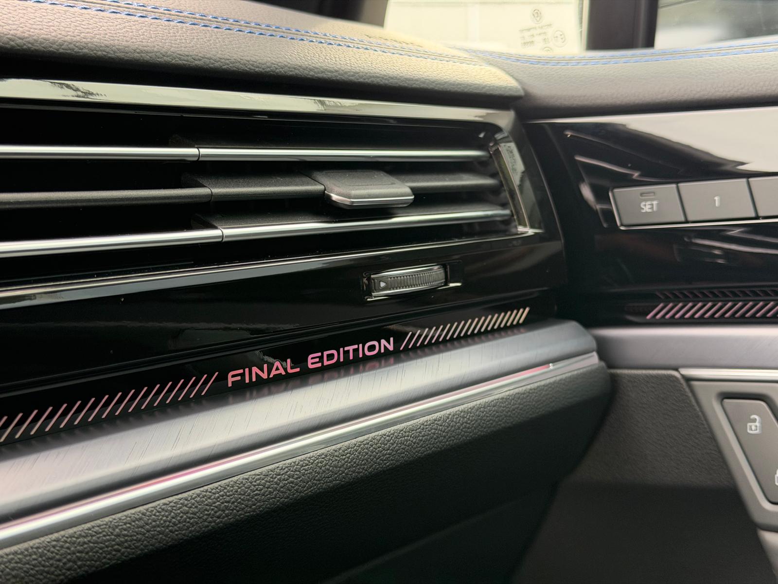 VW VW Touareg 3.0 TSI R-Line Final Edition Tiptronic-image-19