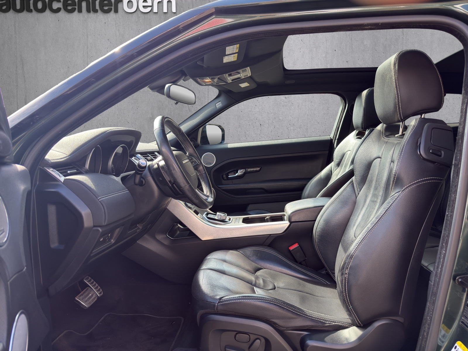 LAND ROVER Range Rover Evoque 2.2 SD4 Pure AT6-image-7