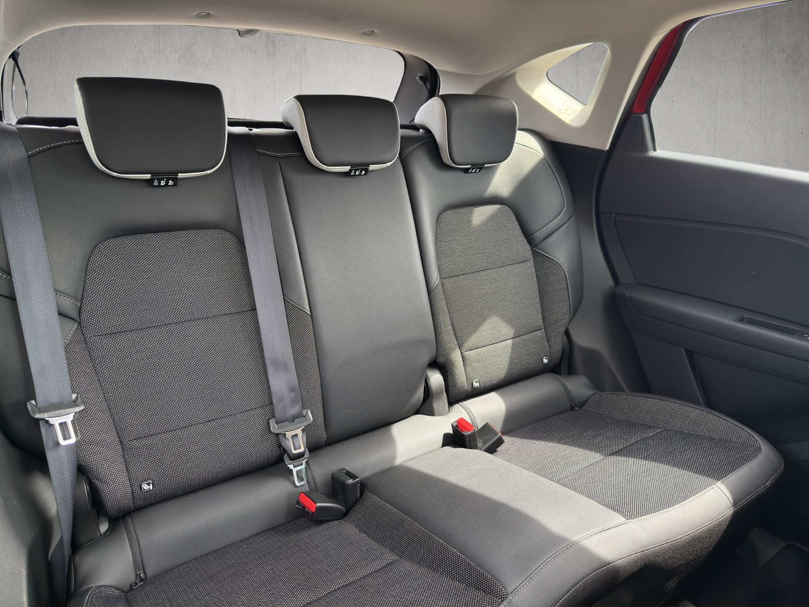 MITSUBISHI ASX 1.6 PHEV Intense-image-13