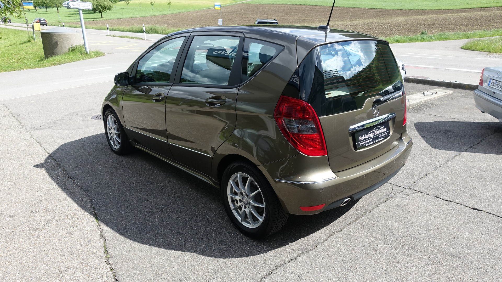 MERCEDES-BENZ A 180 Avantgarde Selection Autotronic-image-4