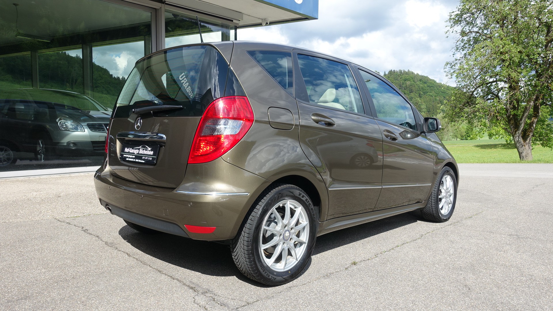 MERCEDES-BENZ A 180 Avantgarde Selection Autotronic-image-6