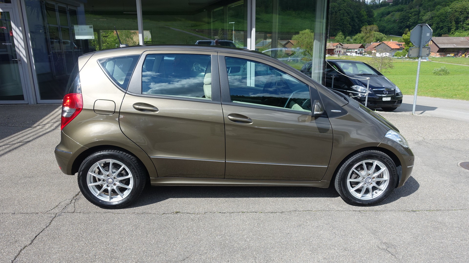 MERCEDES-BENZ A 180 Avantgarde Selection Autotronic-image-7