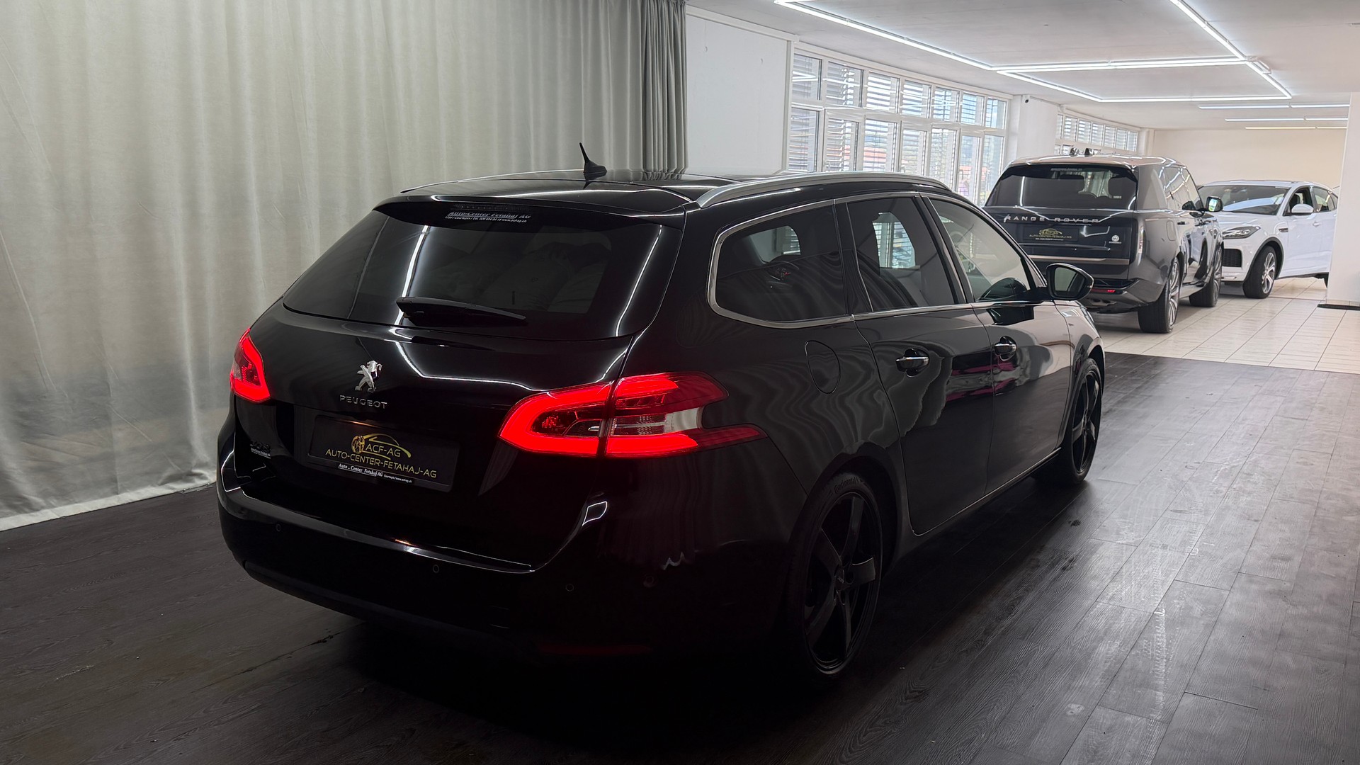 PEUGEOT 308 SW 1.2 THP Allure Automatic-image-3