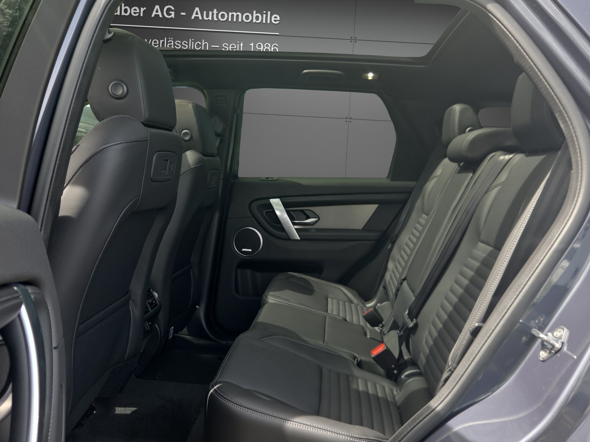 LAND ROVER Discovery Sport P270e 1.5 PHEV Landmark AT8-image-6