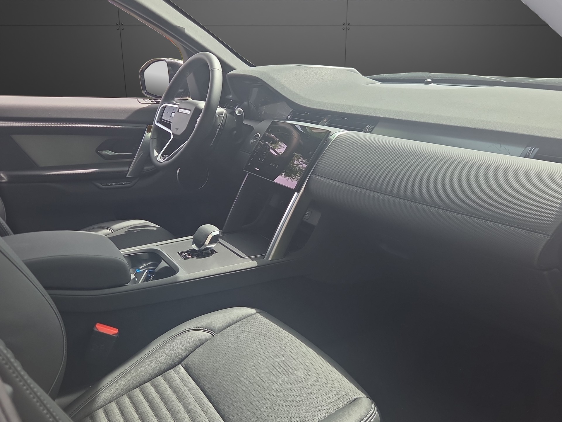LAND ROVER Discovery Sport P270e 1.5 PHEV Landmark AT8-image-7
