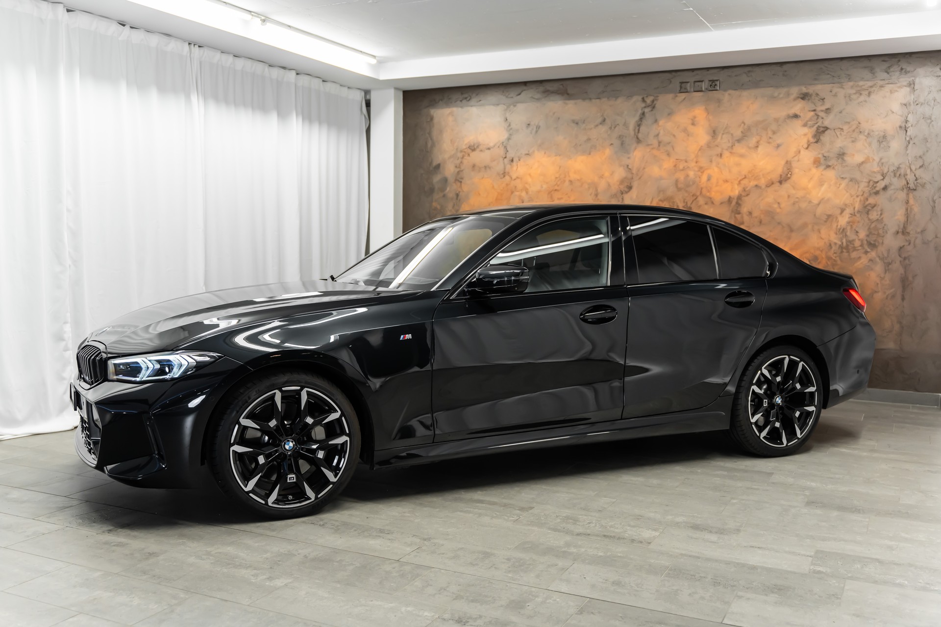 BMW 330i xDrive Steptronic M Sport *Facelift*Laser*Leder*Fahrassist*360°*-showroom-element-2