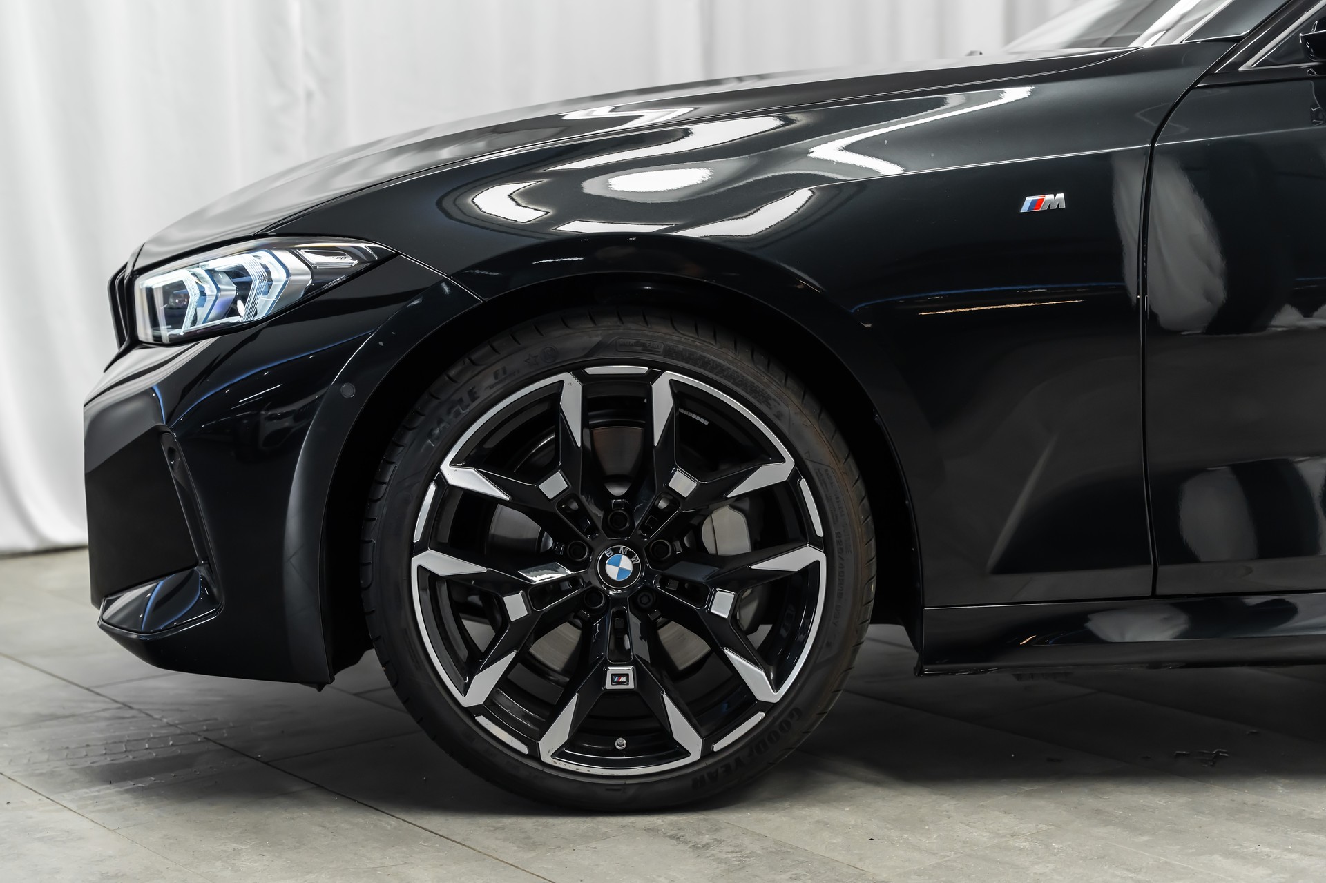 BMW 330i xDrive Steptronic M Sport *Facelift*Laser*Leder*Fahrassist*360°*-showroom-element-3