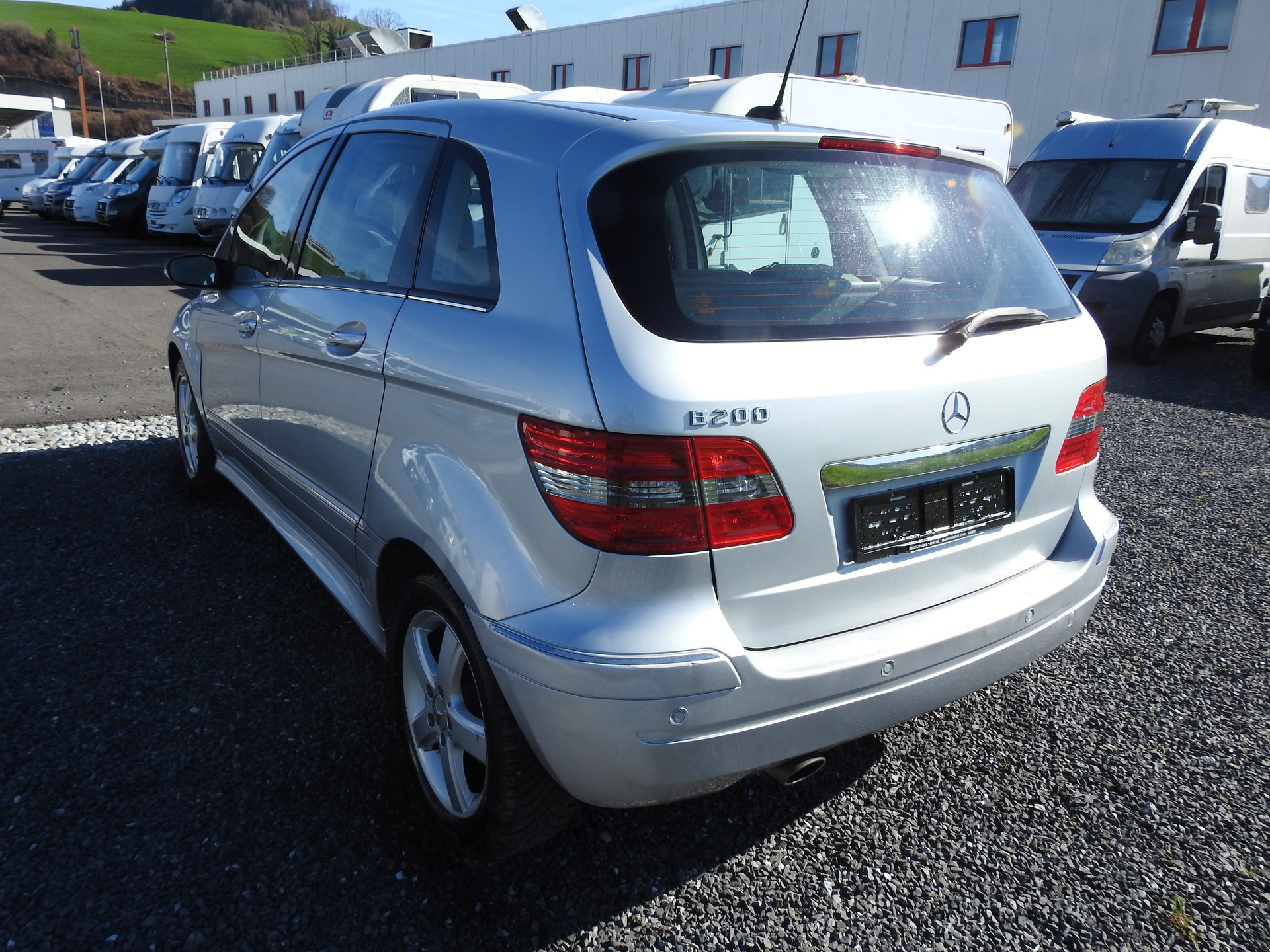 MERCEDES-BENZ B 200-image-3