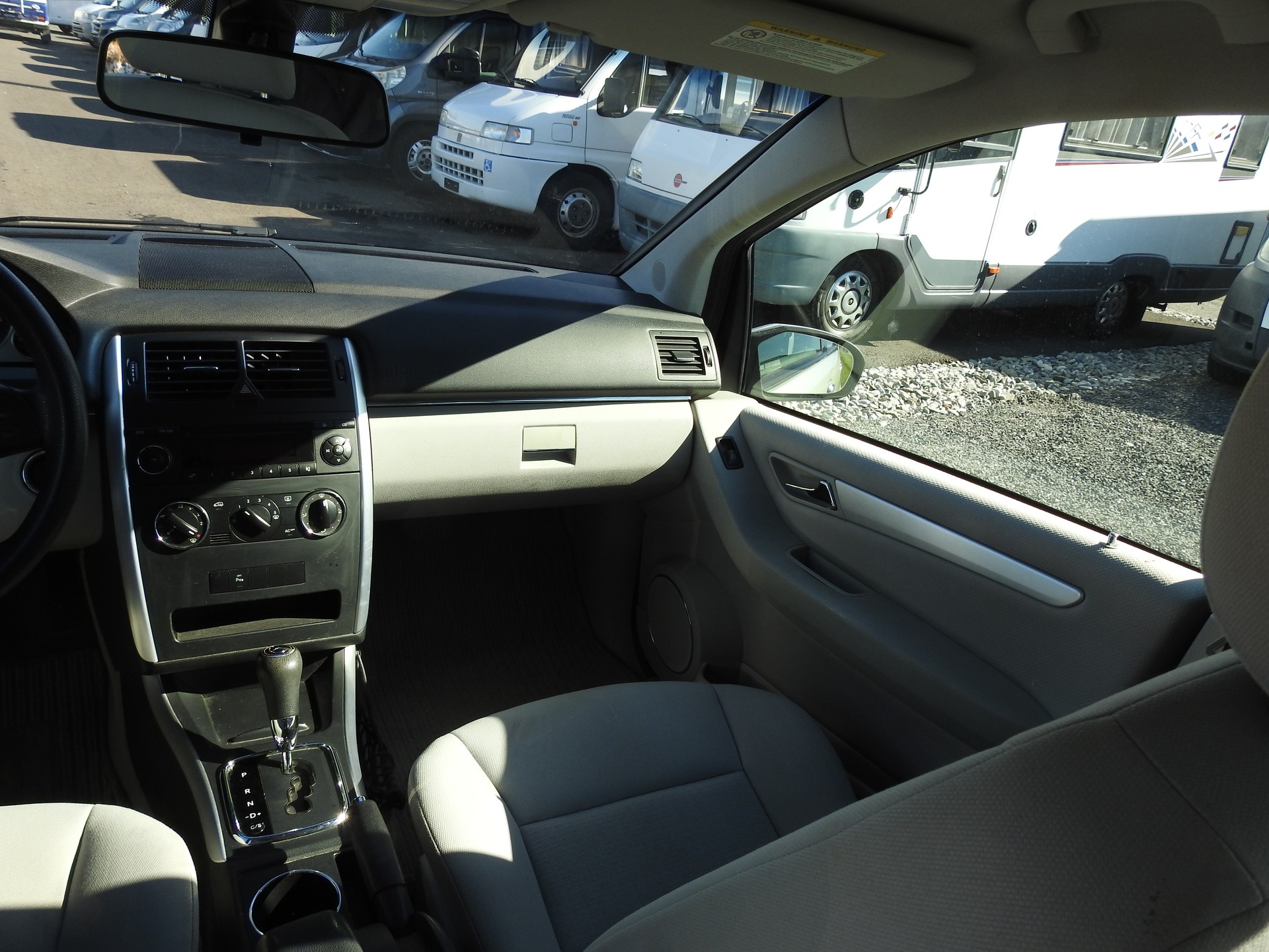 MERCEDES-BENZ B 200-image-17