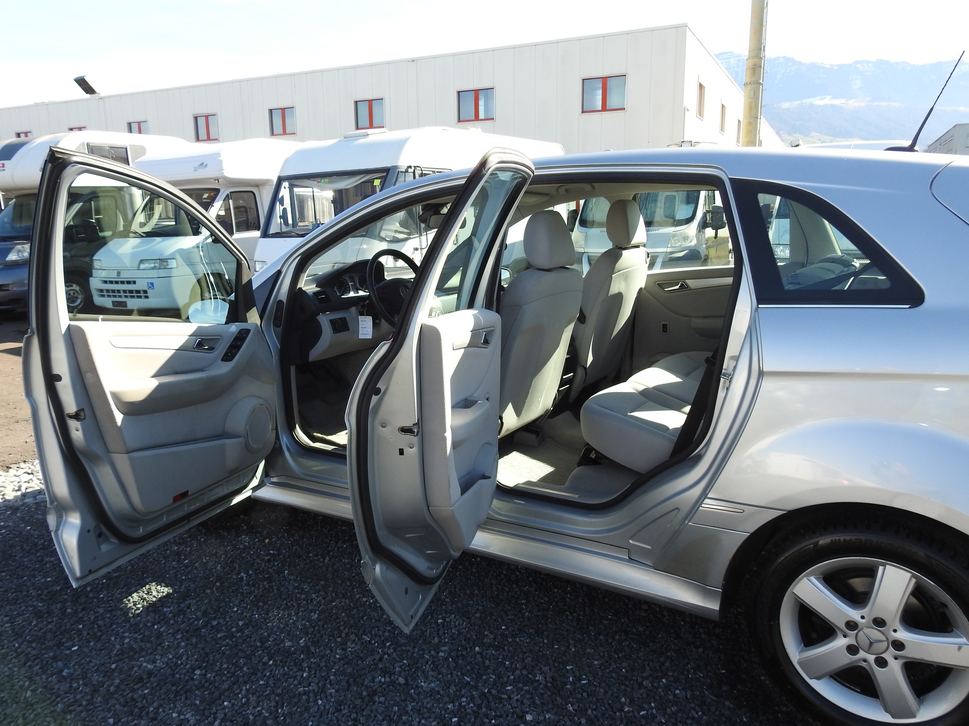MERCEDES-BENZ B 200-image-14