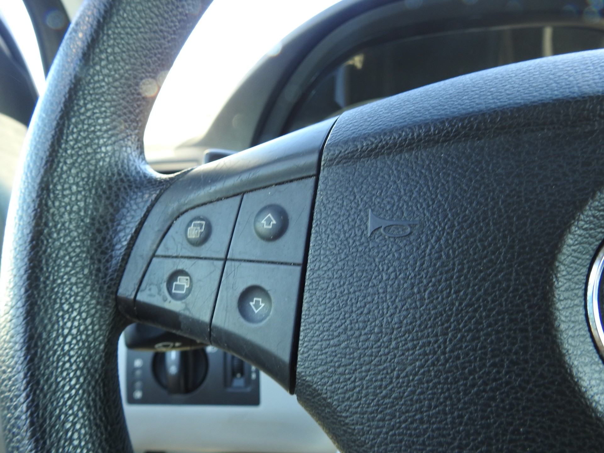MERCEDES-BENZ B 200-image-24