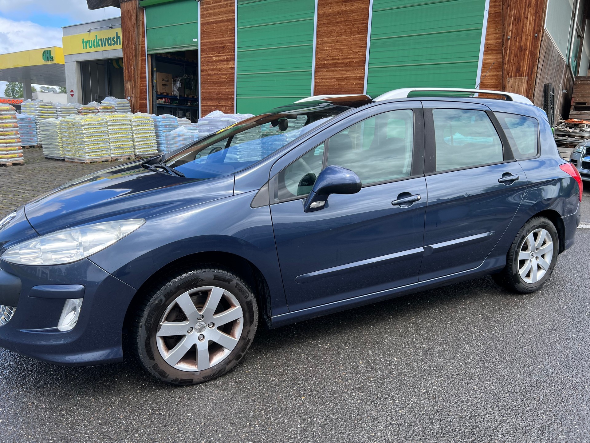 PEUGEOT 308 SW 2.0 HDI Sport Pack Automatic-image-1