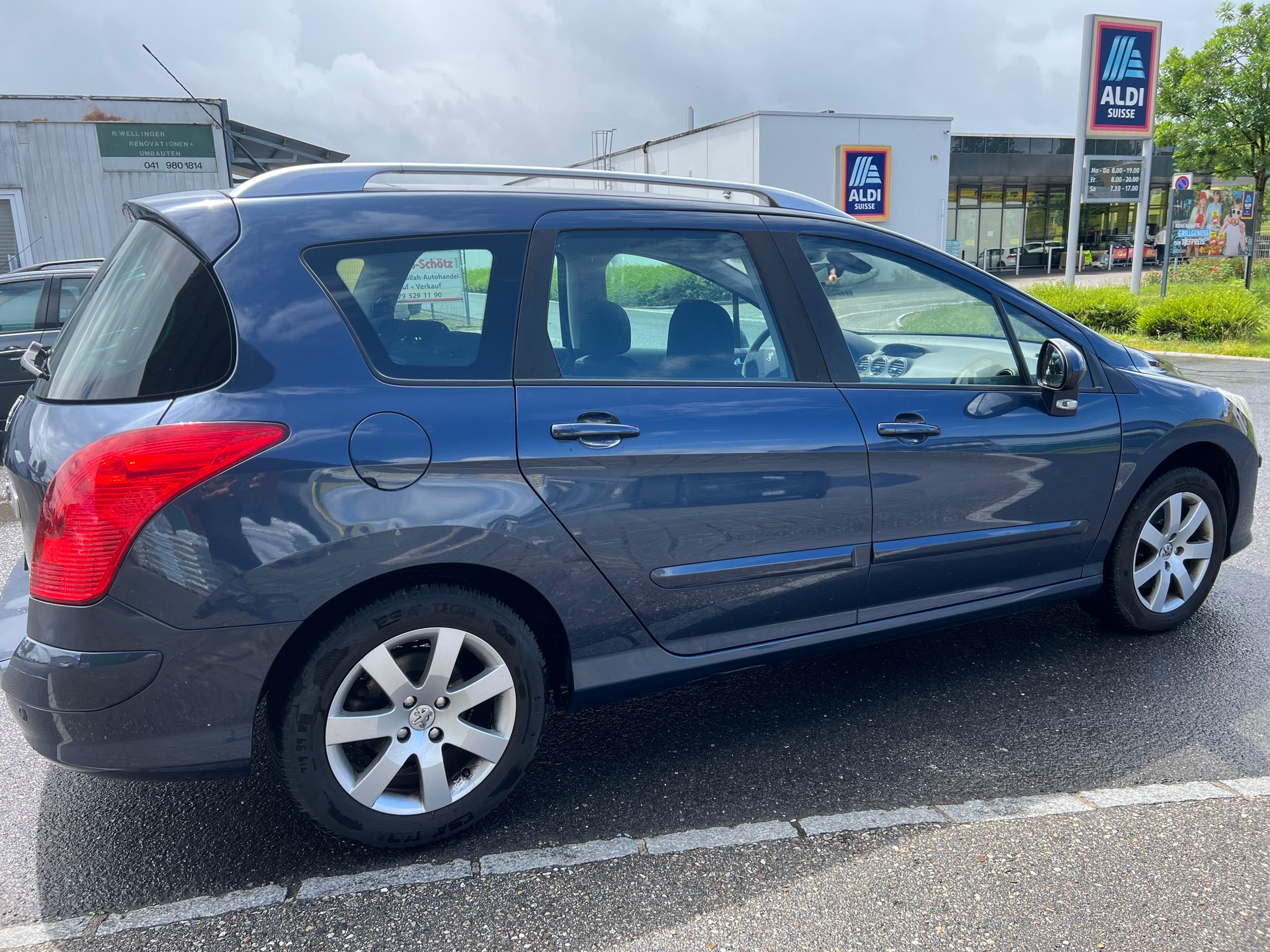 PEUGEOT 308 SW 2.0 HDI Sport Pack Automatic-image-3