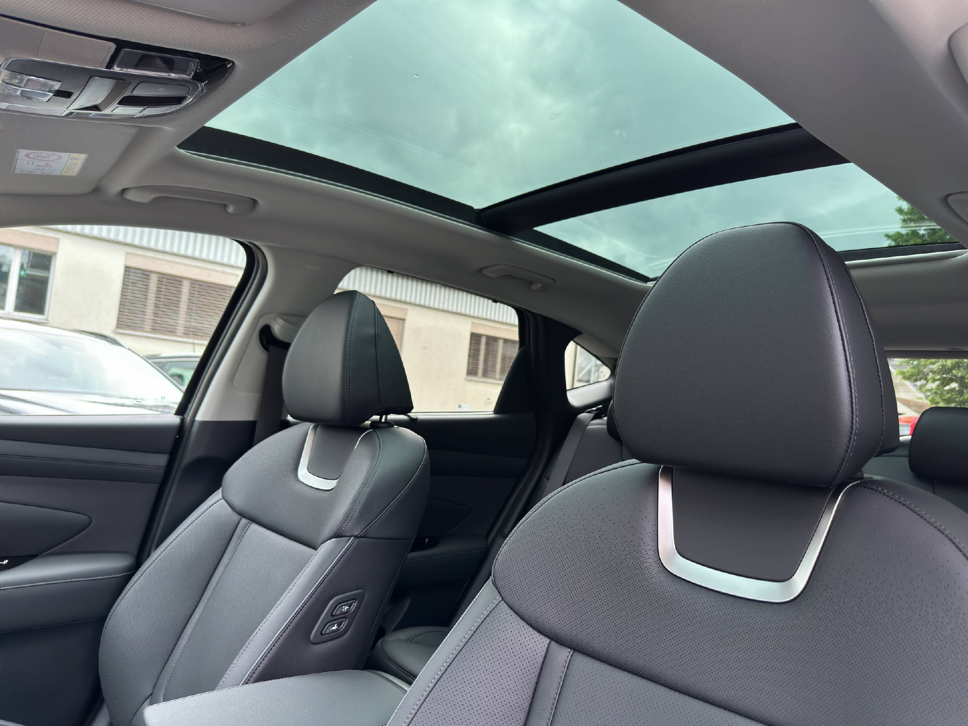 HYUNDAI Tucson 1.6 T-GDi HEV Vertex Swiss Edition 4WD MY26-image-13