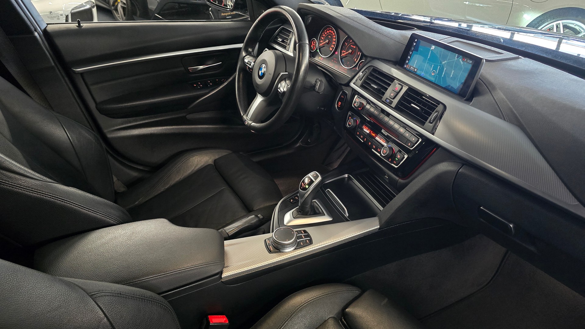 BMW 320d xDrive Touring Edition M Sport Steptronic-image-19