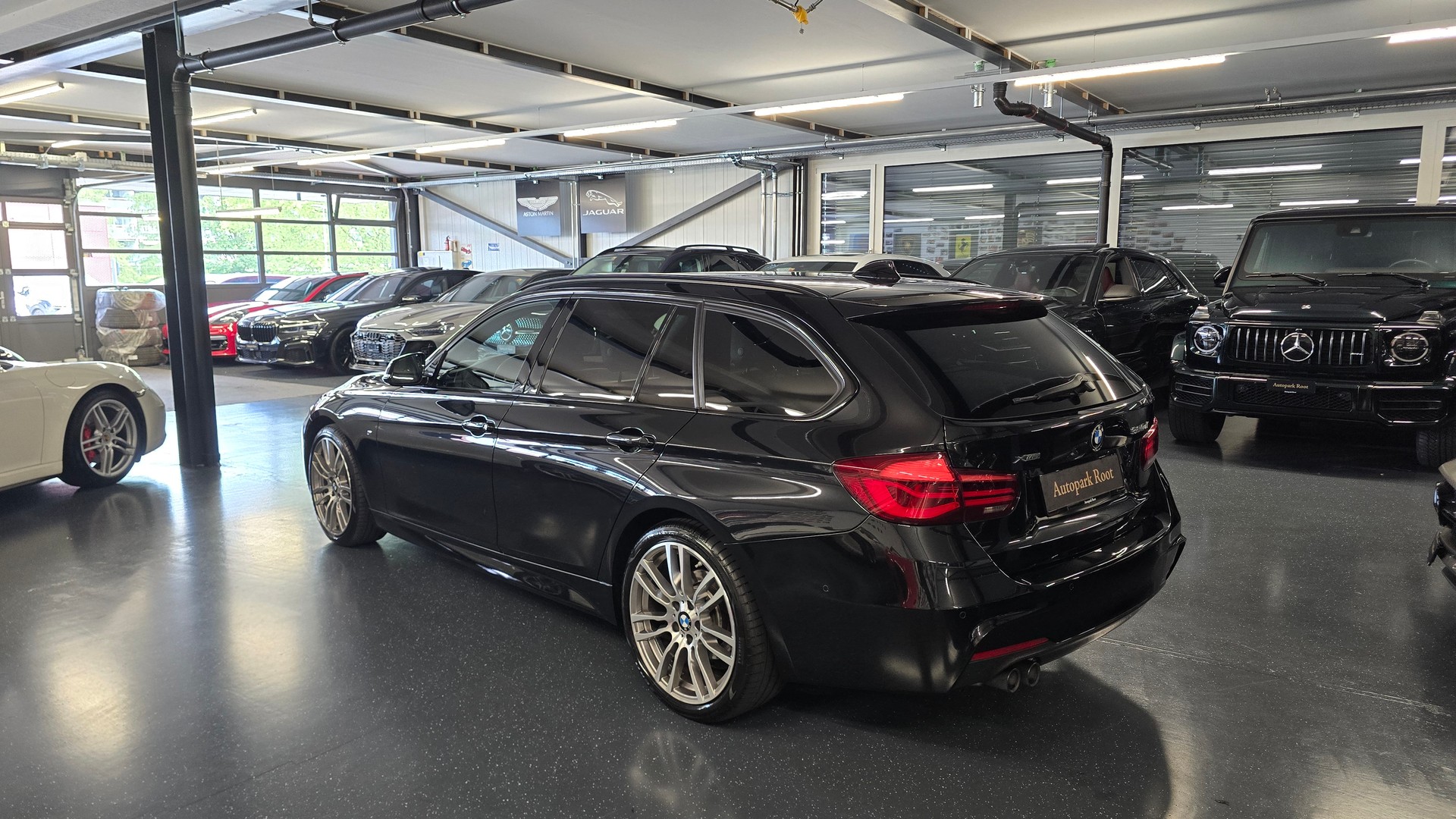 BMW 320d xDrive Touring Edition M Sport Steptronic-image-7
